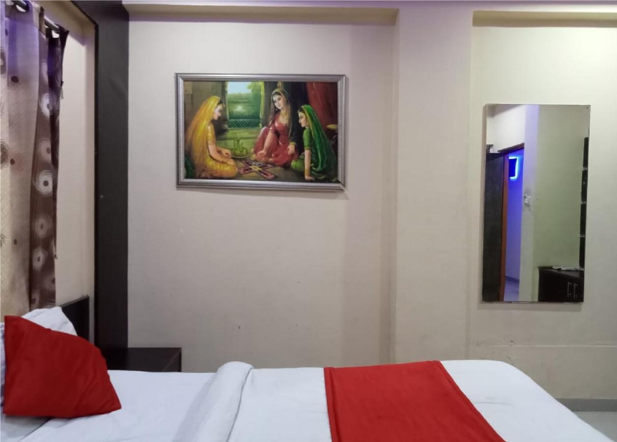Hotel Krishna Palace Ahmedabad Eksteriør billede